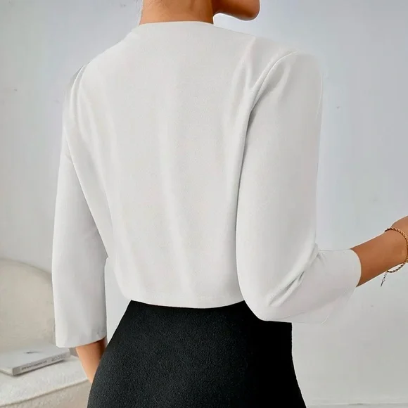 Callie Lives Elaine Cropped White Blazer with Pleated Neckline Medium - Picture 3 of 3